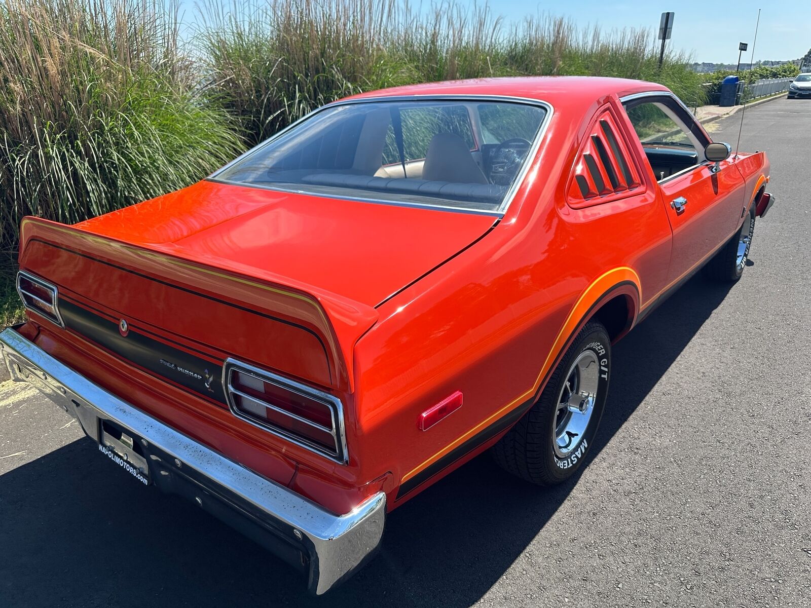 Plymouth-VoLARE-Coupe-1976-Orange-White-150065-13