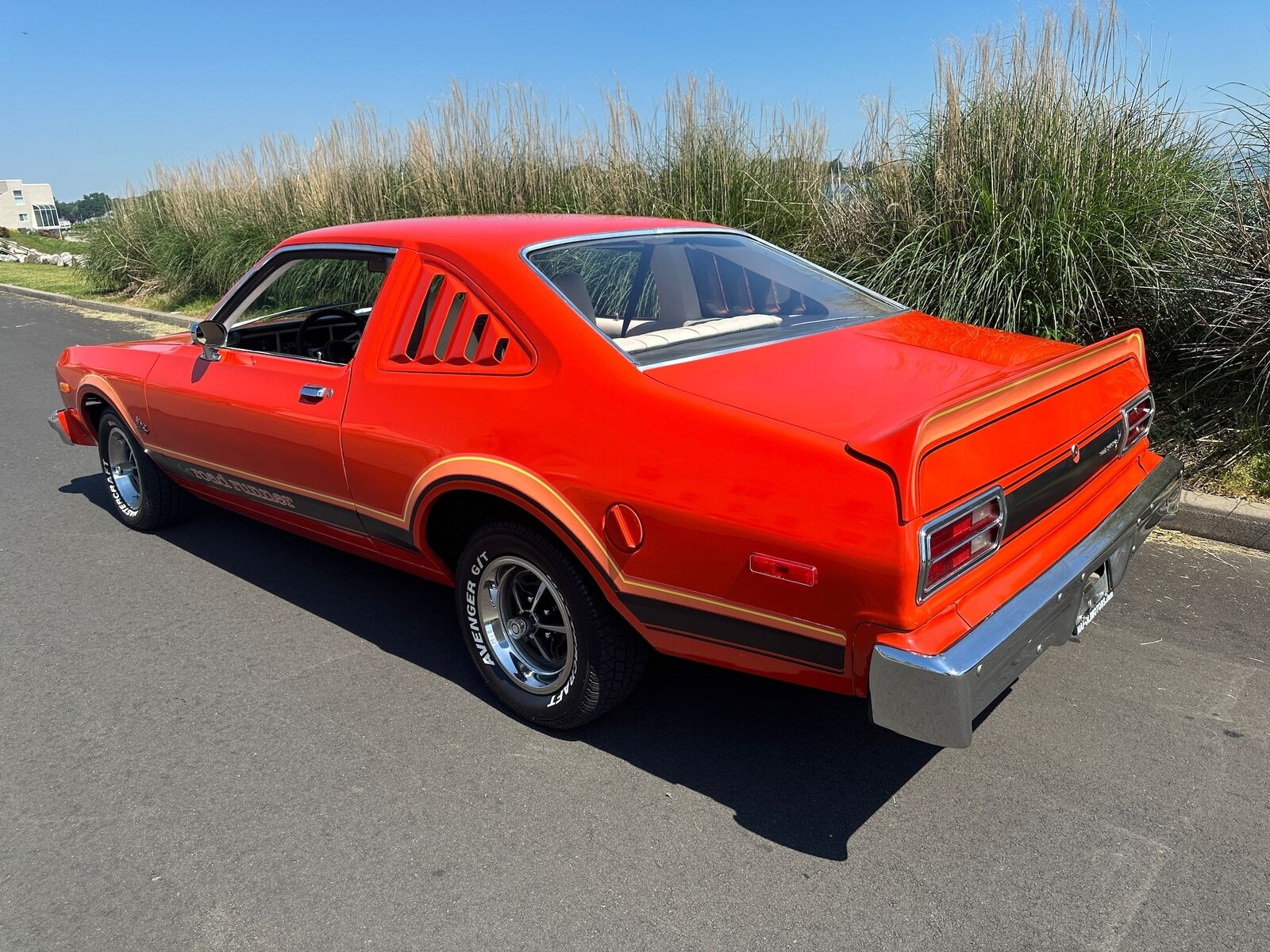 Plymouth-VoLARE-Coupe-1976-Orange-White-150065-14