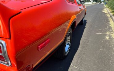 Plymouth-VoLARE-Coupe-1976-Orange-White-150065-22