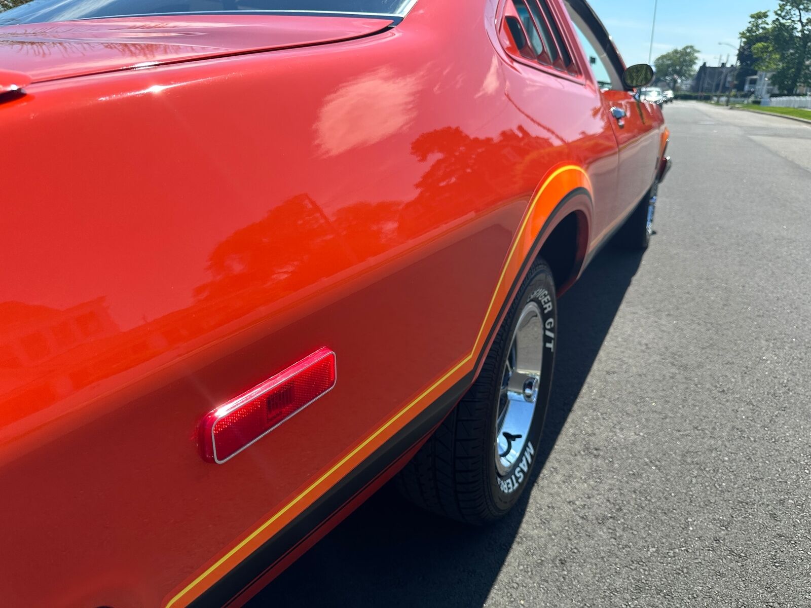 Plymouth-VoLARE-Coupe-1976-Orange-White-150065-28