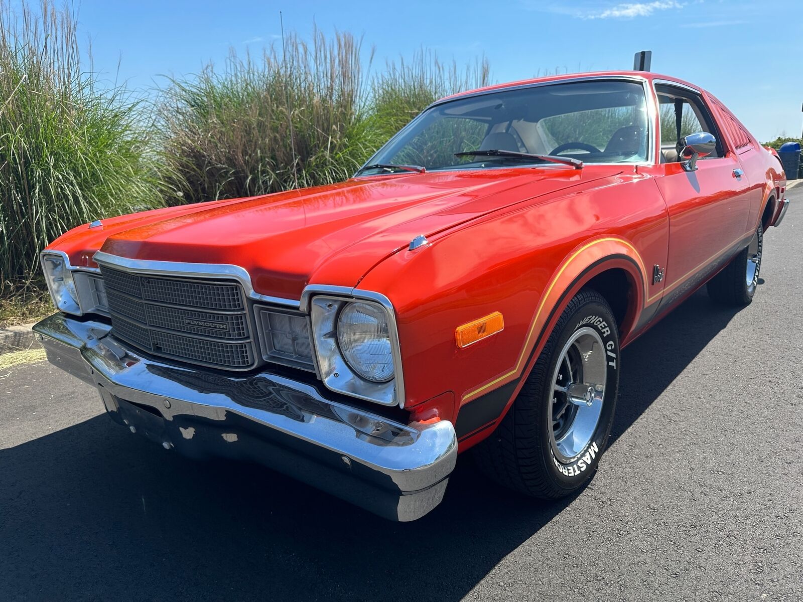 Plymouth-VoLARE-Coupe-1976-Orange-White-150065-4