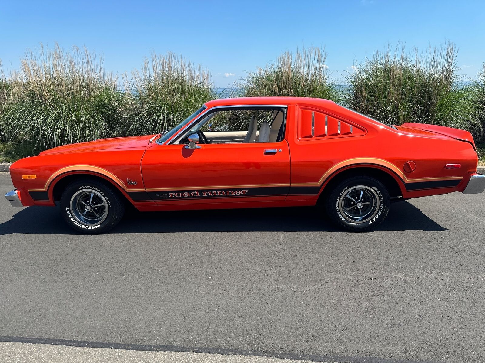 Plymouth-VoLARE-Coupe-1976-Orange-White-150065-5