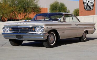 Pontiac-Bonneville-1960-Shell-Tone-Ivory-Red-94227-2