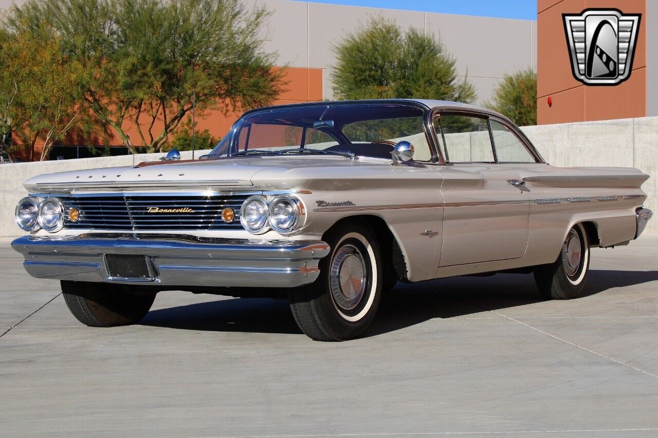 Pontiac-Bonneville-1960-Shell-Tone-Ivory-Red-94227-2