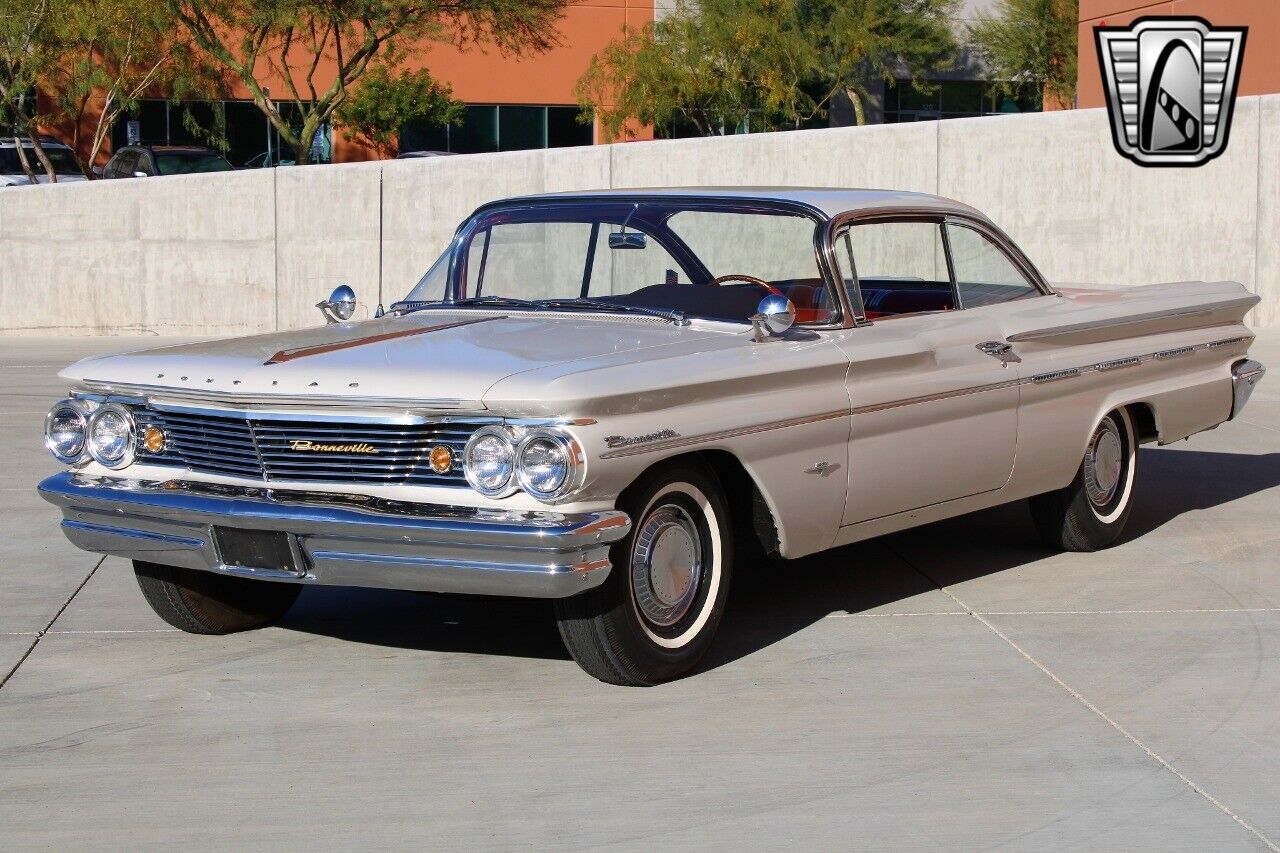 Pontiac-Bonneville-1960-Shell-Tone-Ivory-Red-94227-4