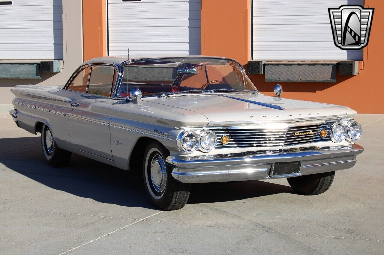 Pontiac-Bonneville-1960-Shell-Tone-Ivory-Red-94227-5