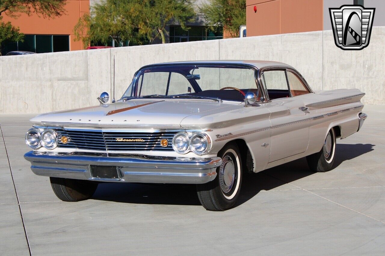 Pontiac-Bonneville-1960-Shell-Tone-Ivory-Red-94227-9