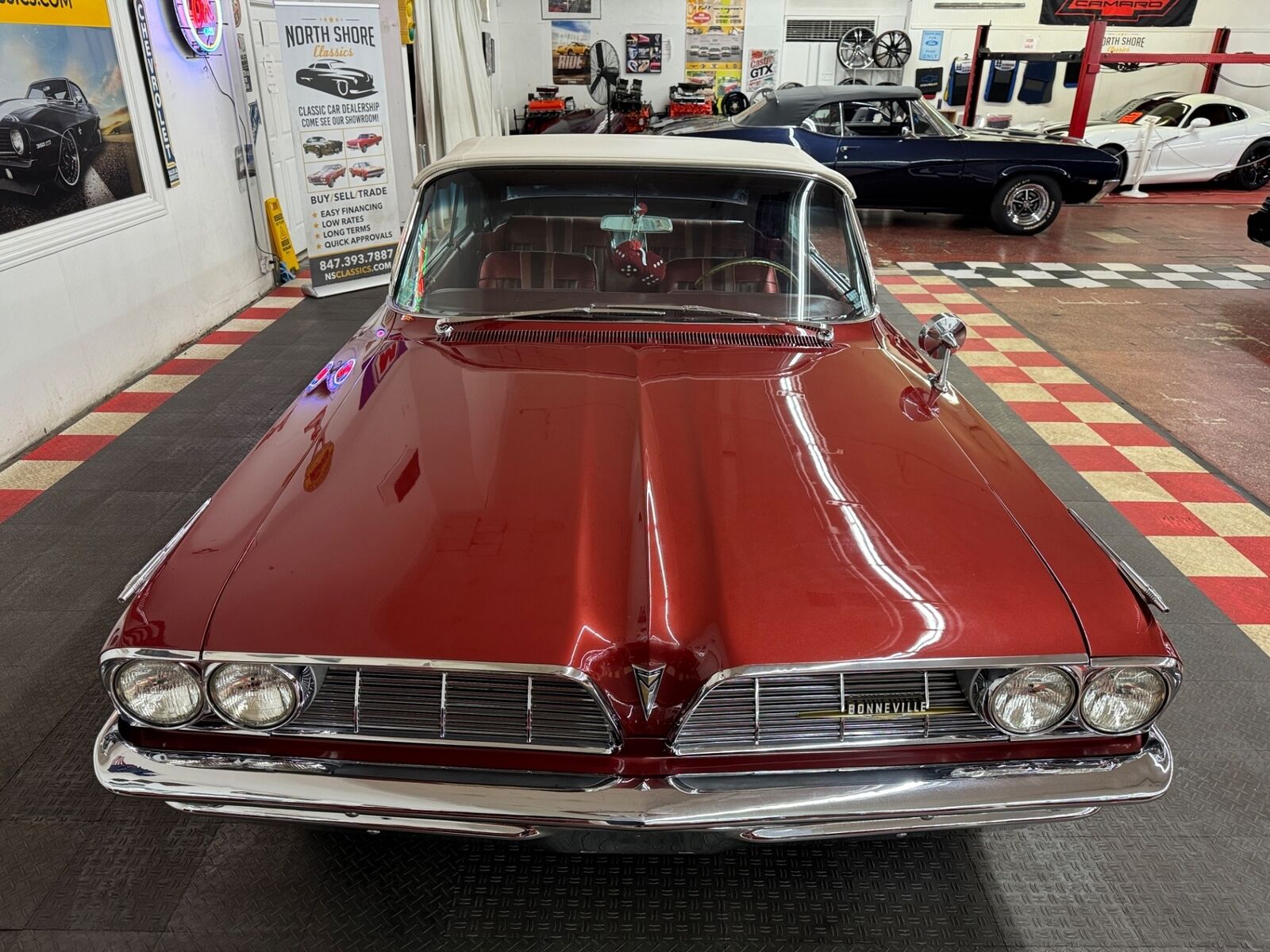 Pontiac-Bonneville-1961-Burgundy-Burgundy-16821-11