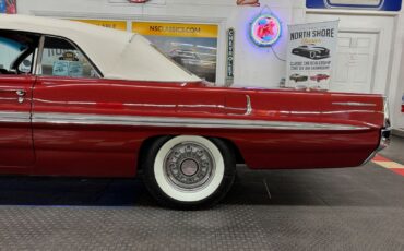 Pontiac-Bonneville-1961-Burgundy-Burgundy-16821-21