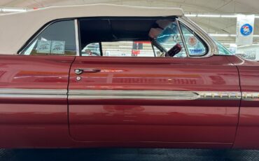 Pontiac-Bonneville-1961-Burgundy-Burgundy-16821-27