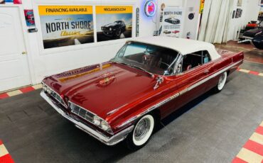 Pontiac-Bonneville-1961-Burgundy-Burgundy-16821-30