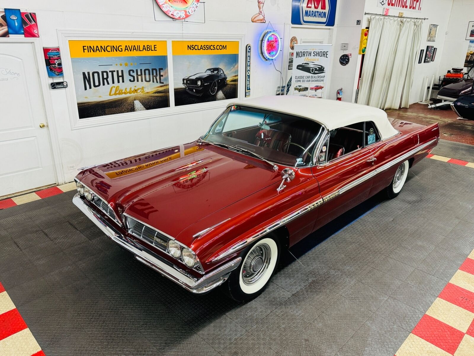 Pontiac-Bonneville-1961-Burgundy-Burgundy-16821-30