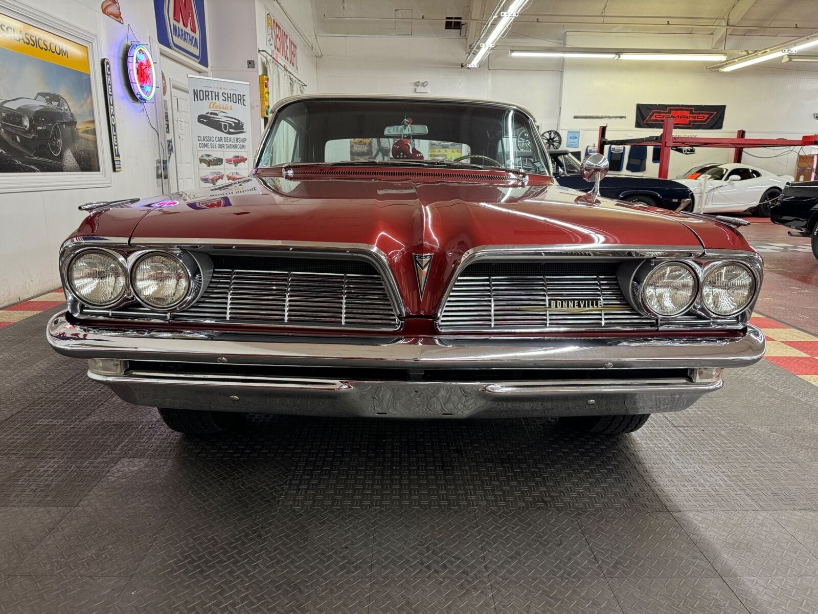 Pontiac-Bonneville-1961-Burgundy-Burgundy-16821-6