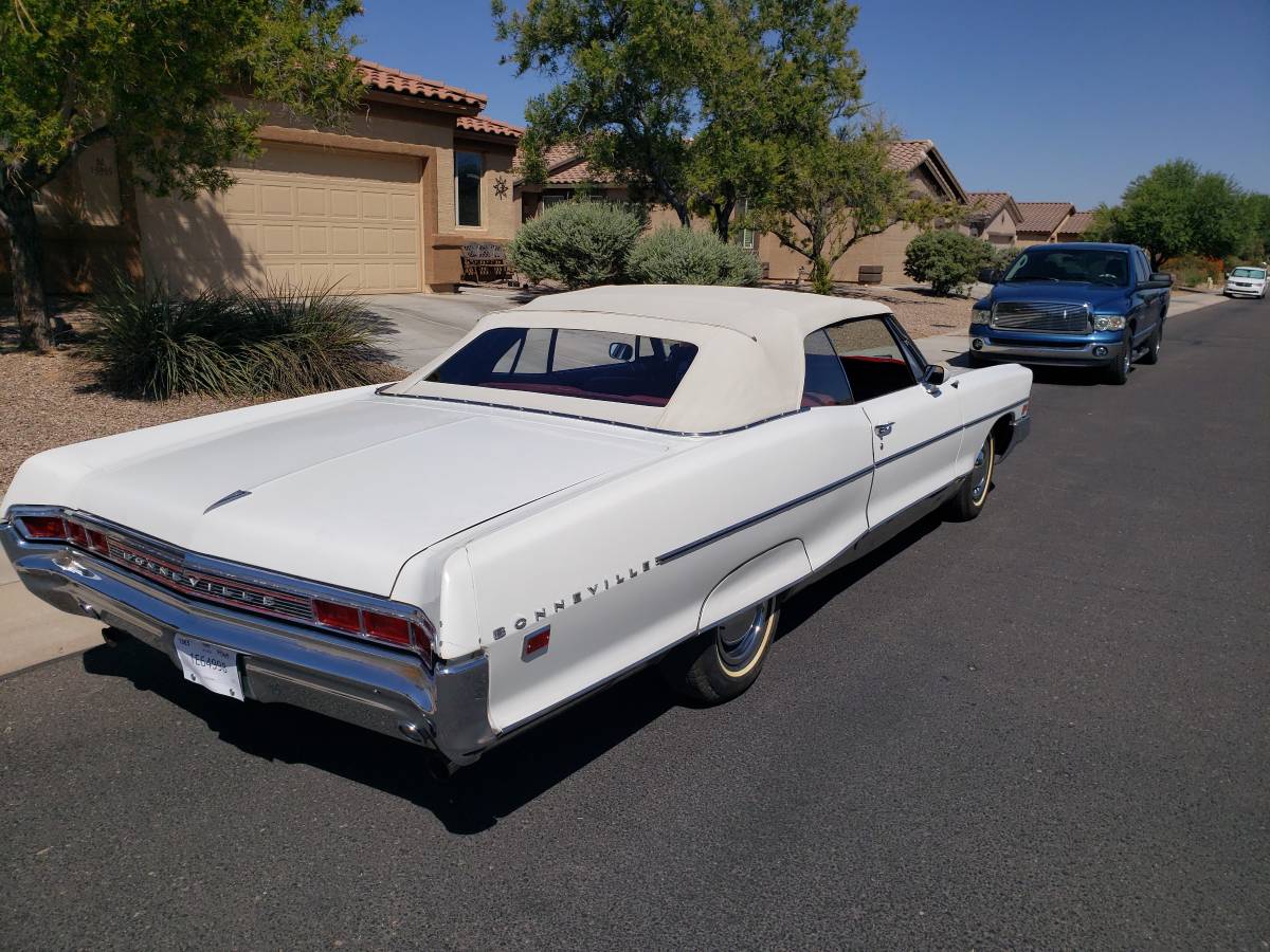 Pontiac-Bonneville-1965-white-125529-1