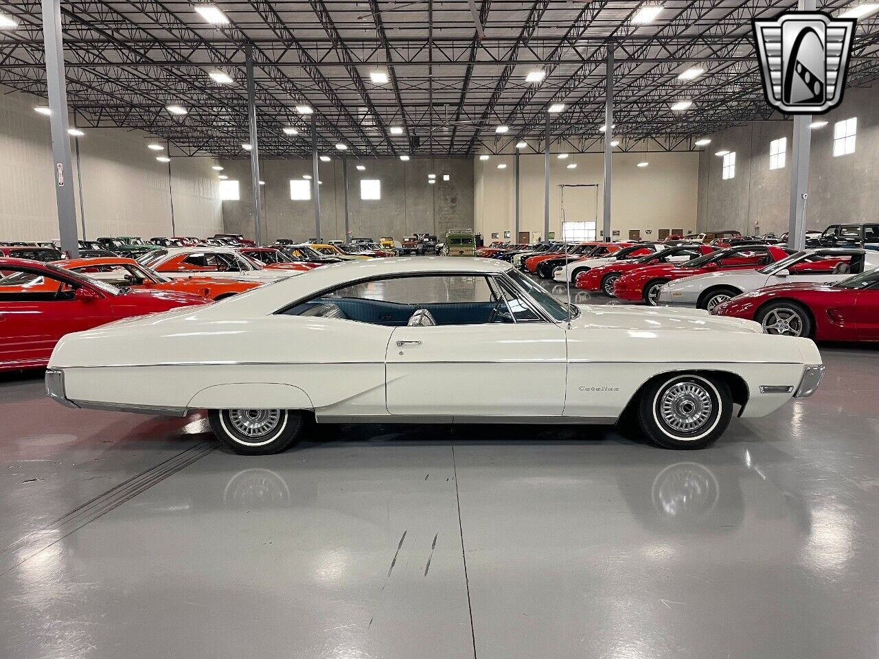 Pontiac-Catalina-1967-White-Blue-54077-5