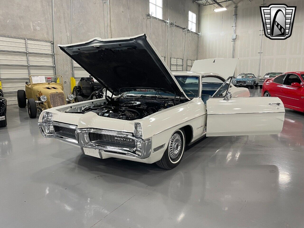 Pontiac-Catalina-1967-White-Blue-54077-8