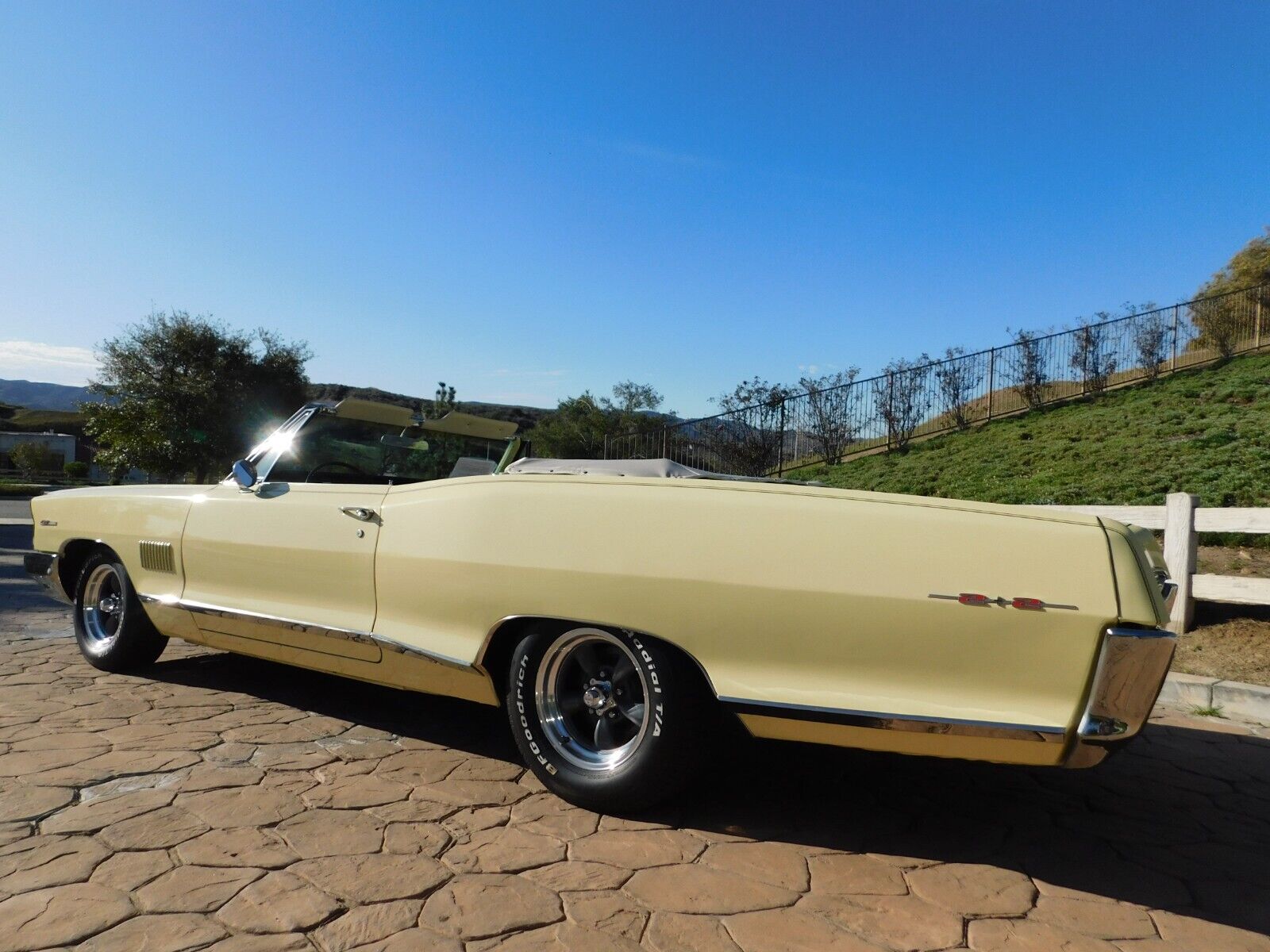 Pontiac-Catalina-Cabriolet-1965-Yellow-White-69202-7