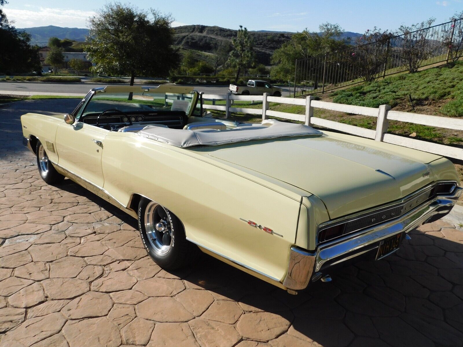 Pontiac-Catalina-Cabriolet-1965-Yellow-White-69202-8