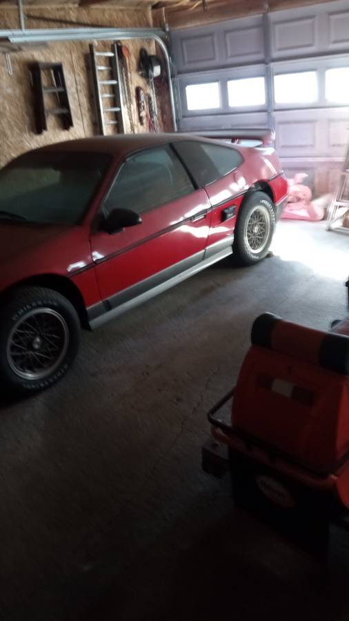 Pontiac-Fiero-gt-1986-red-6196-2