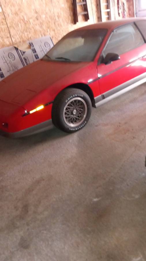 Pontiac-Fiero-gt-1986-red-6196