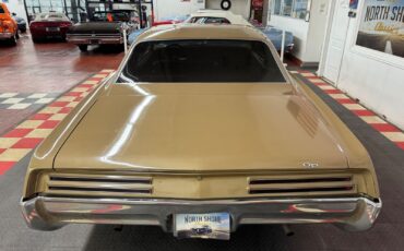 Pontiac-Grand-Prix-1967-Gold-Black-0-13