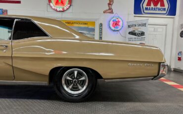 Pontiac-Grand-Prix-1967-Gold-Black-0-25