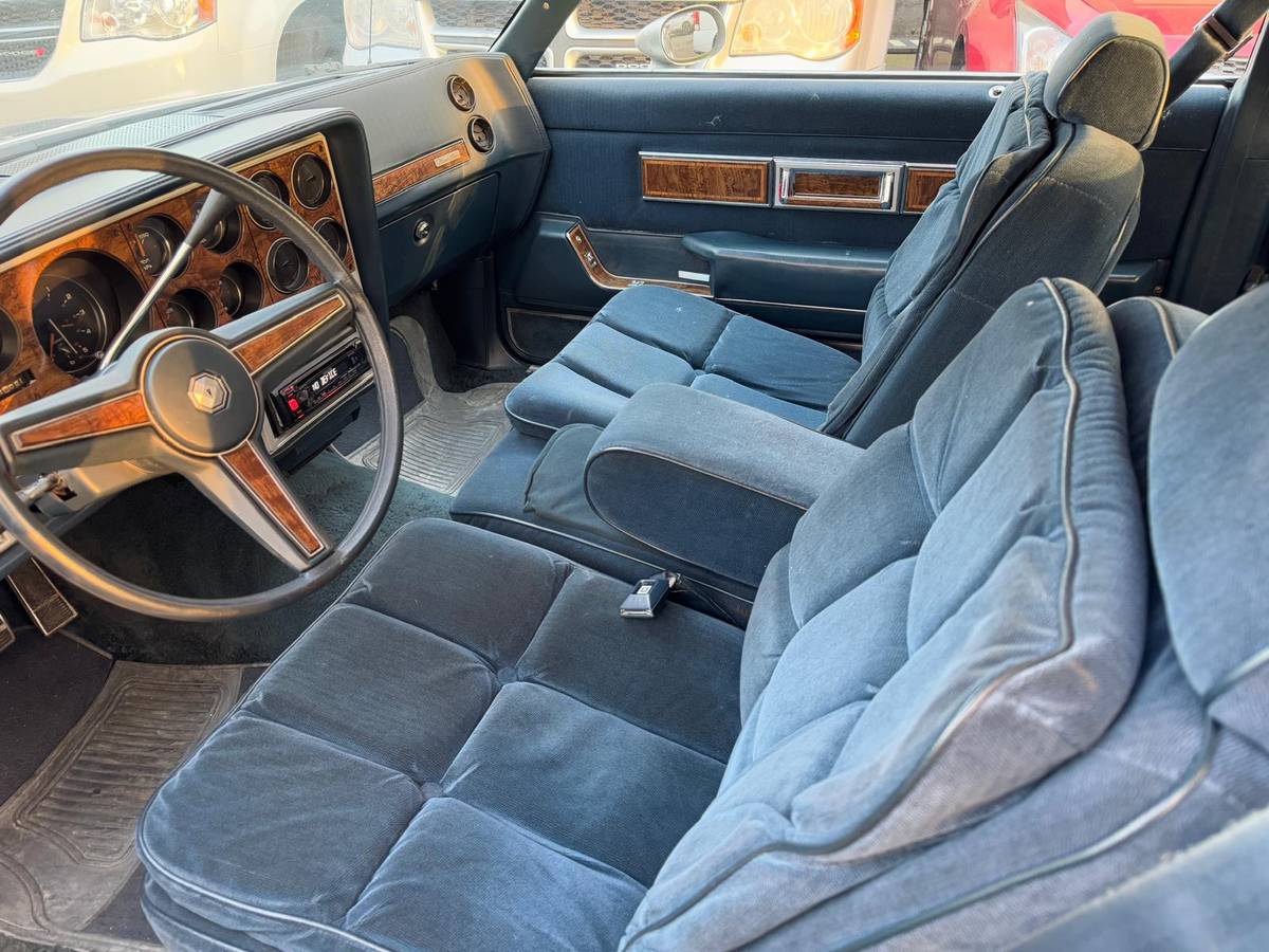 Pontiac-Grand-prix-brougham-1986-90054-6