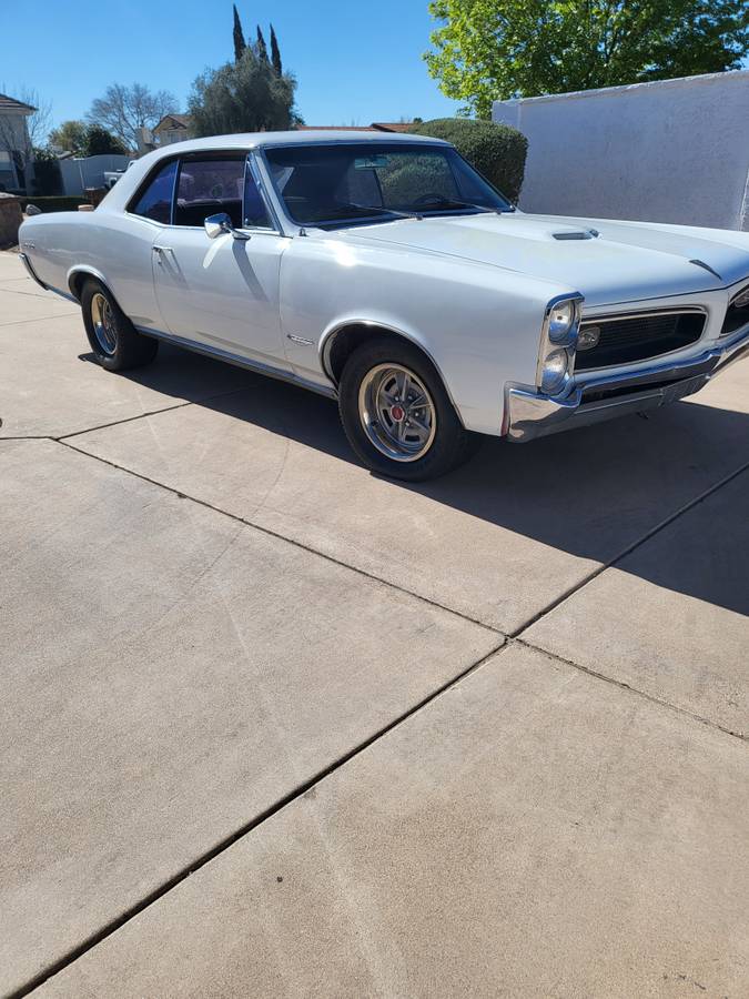 Pontiac-Gto-1966-white-135011-1