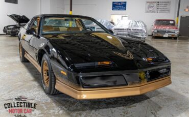 Pontiac-Trans-Am-Coupe-1984-Black-Gold-14388-10