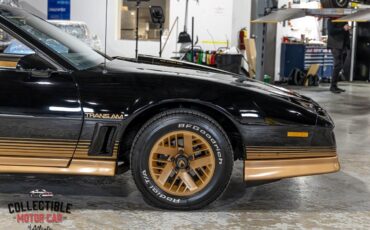 Pontiac-Trans-Am-Coupe-1984-Black-Gold-14388-26