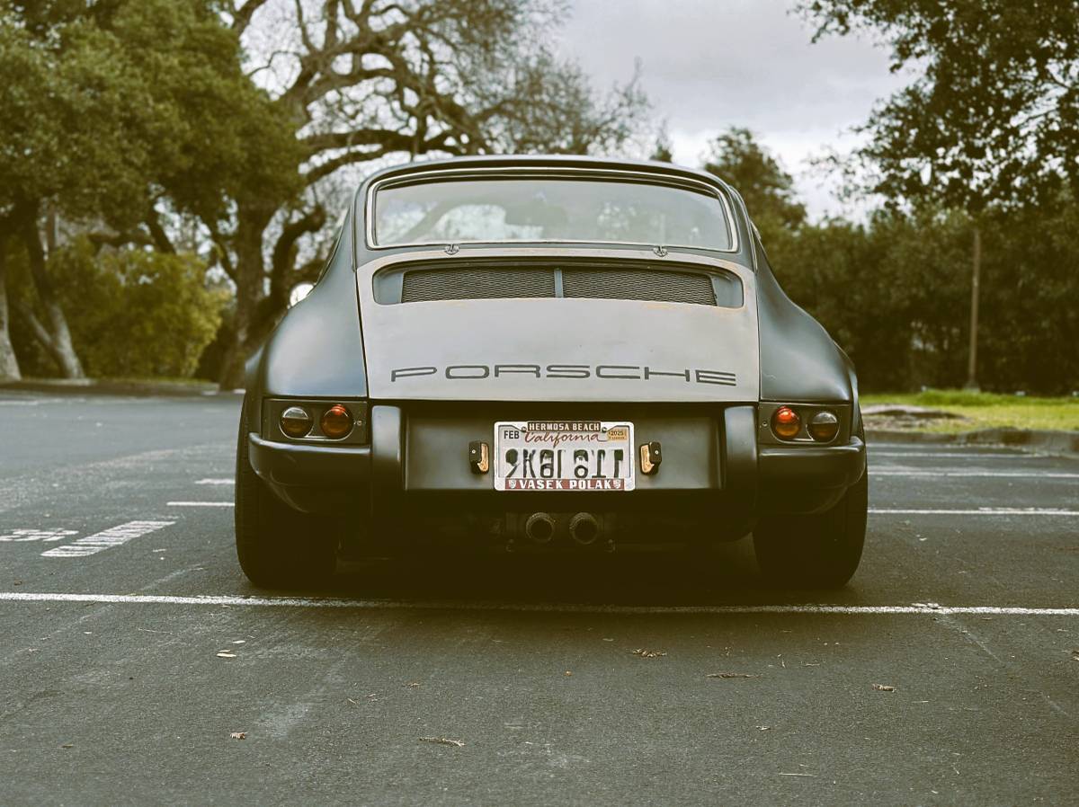 Porsche-911-1975-grey-2623-4