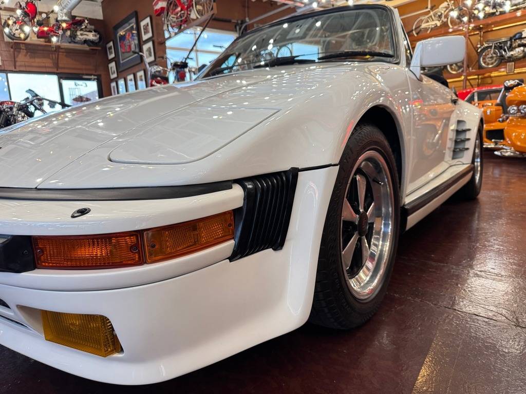 Porsche-911-1987-white-112044-10