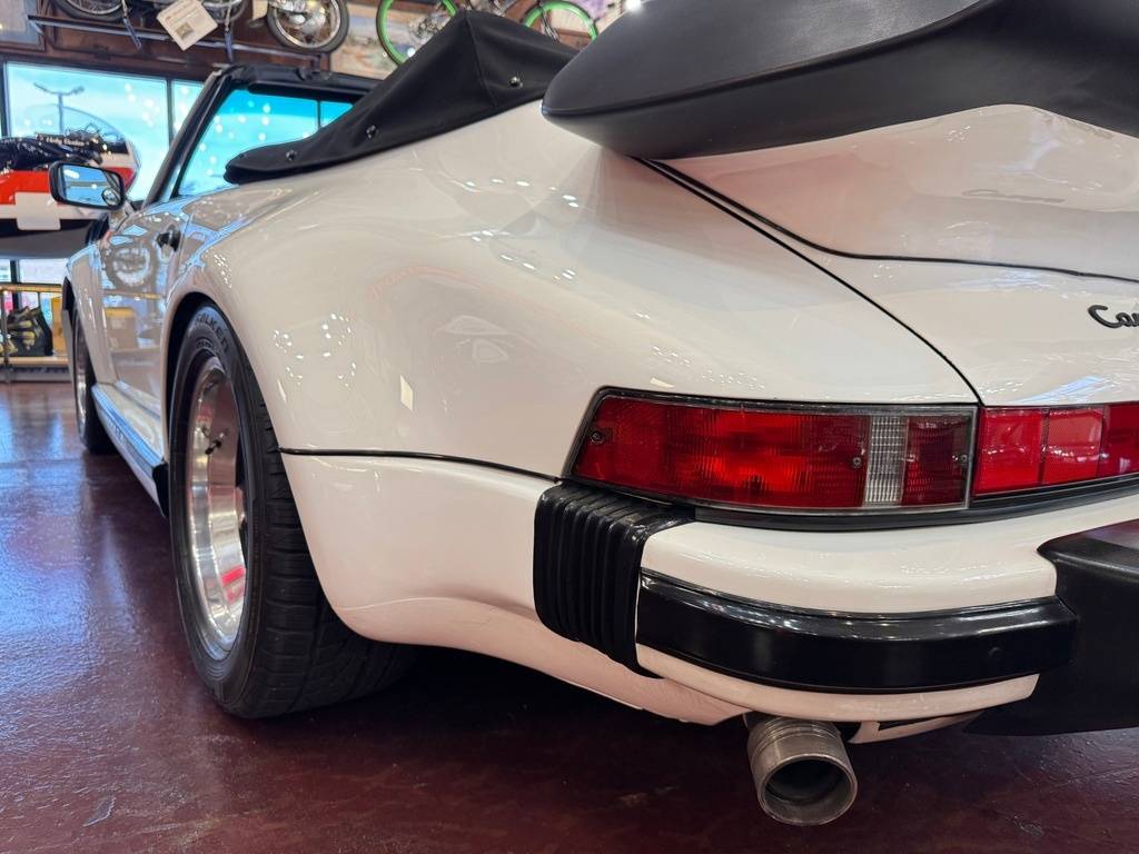 Porsche-911-1987-white-112044-18