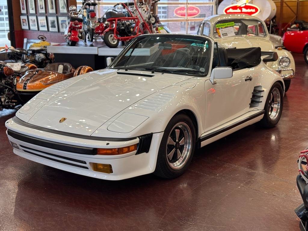 Porsche-911-1987-white-112044-2