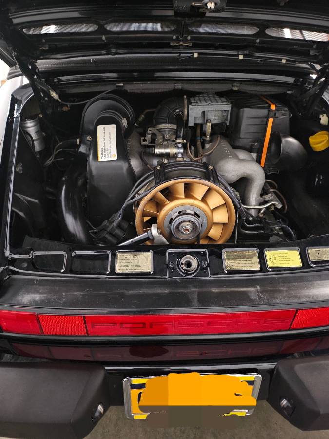 Porsche-911-carrera-1988-205996-9