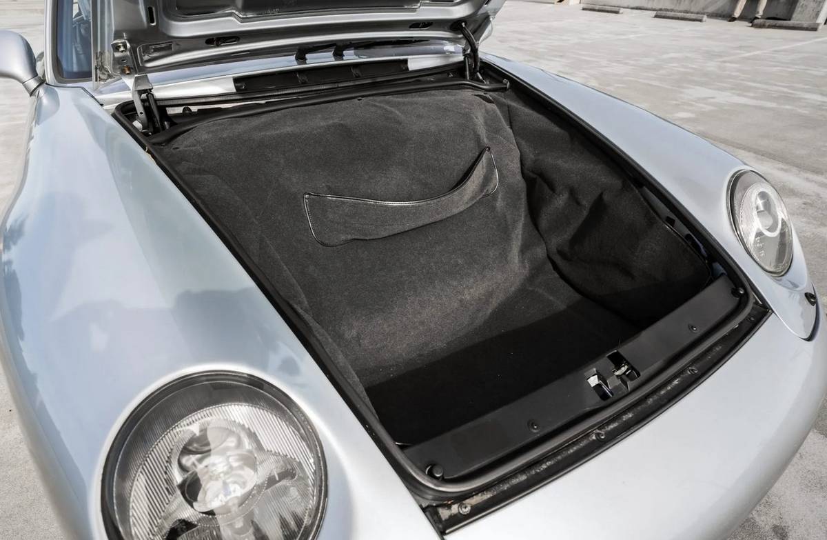 Porsche-911-carrera-cabriolet-1995-124193-5