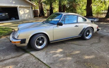 Porsche-911-carrera-coupe-1986-315431-1