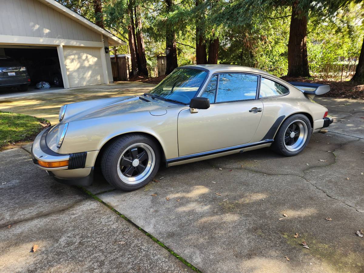 Porsche-911-carrera-coupe-1986-315431-1