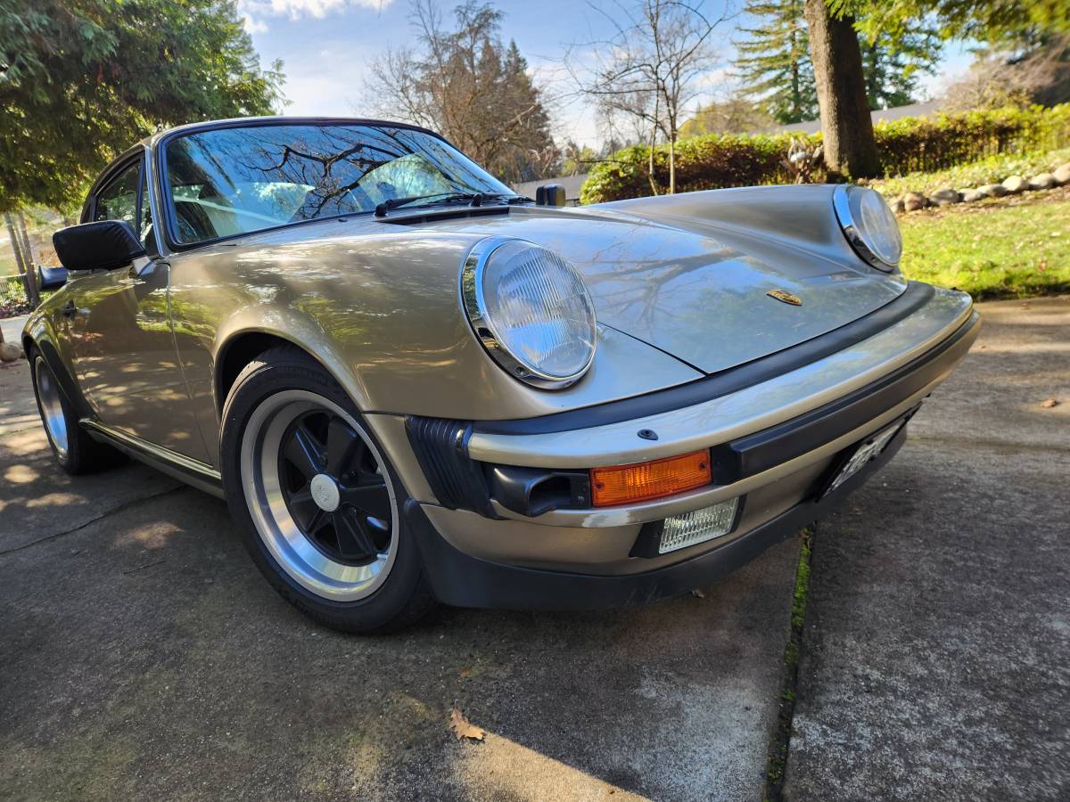 Porsche-911-carrera-coupe-1986-315431-3