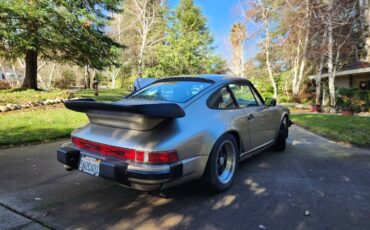 Porsche-911-carrera-coupe-1986-315431-5