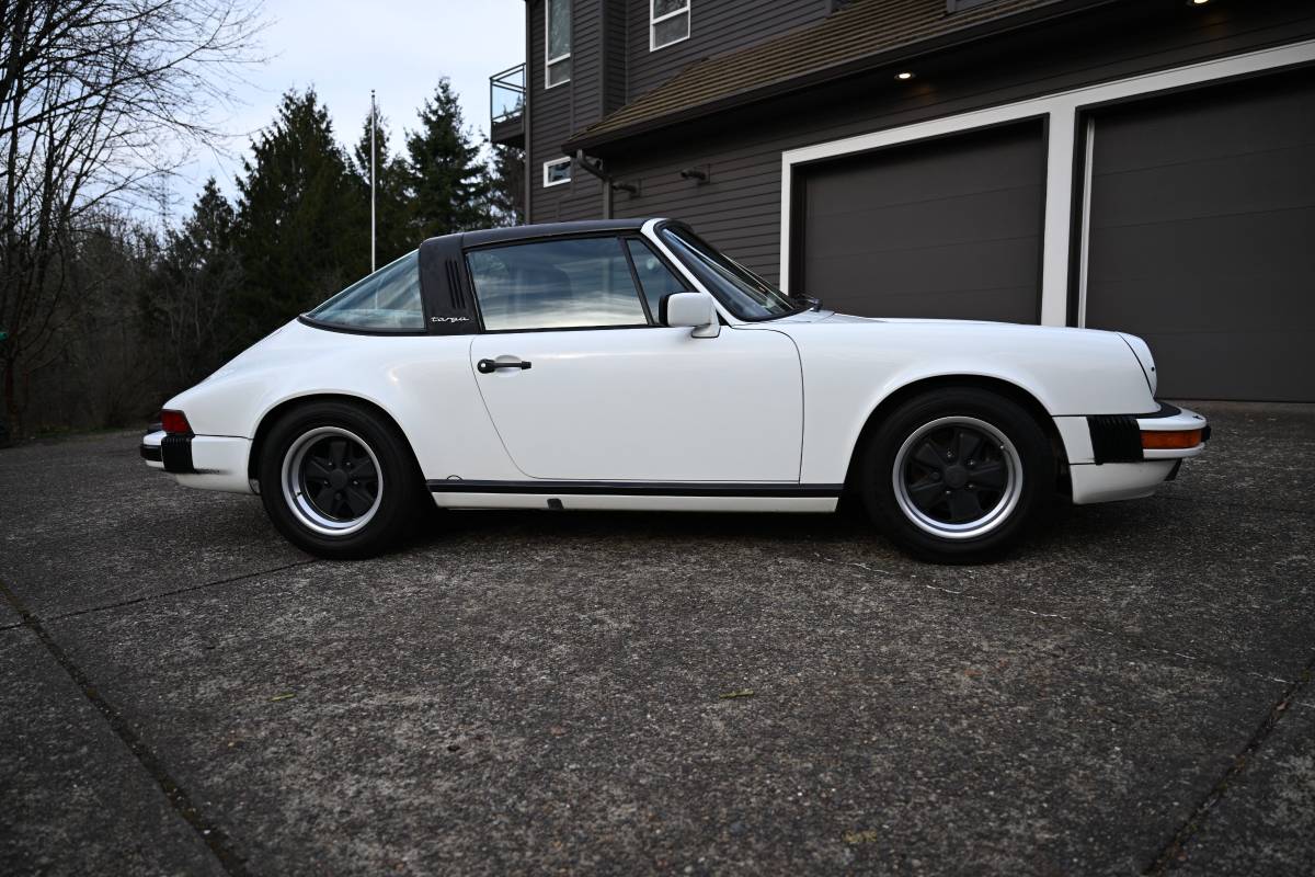 Porsche-911-carrera-targa-1985-white-134380-1