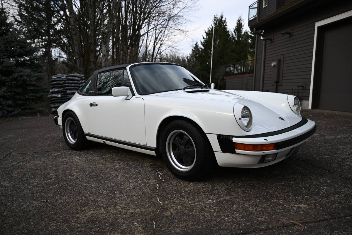 Porsche-911-carrera-targa-1985-white-134380