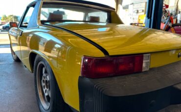 Porsche-914-1975-yellow-129552-4