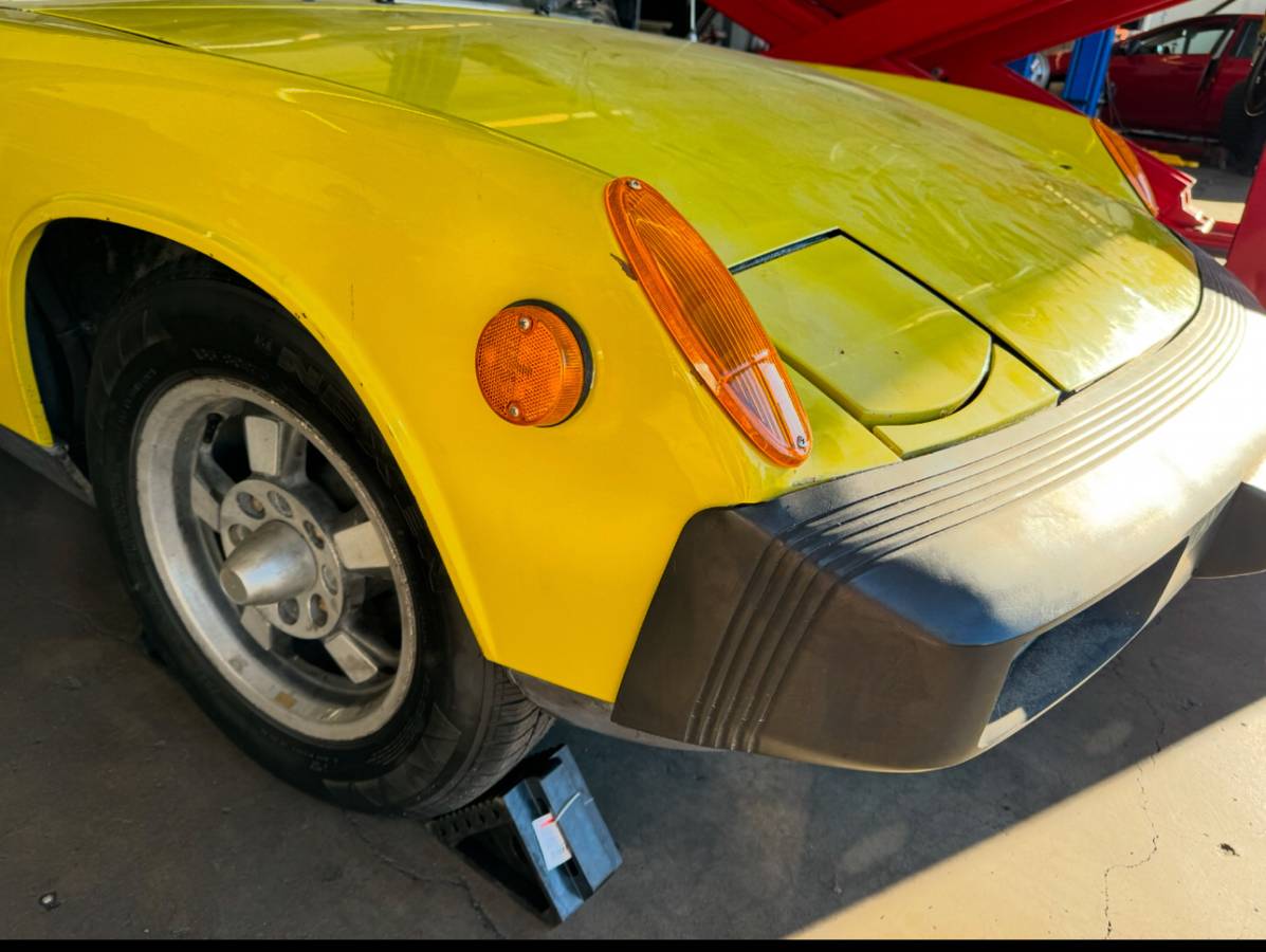 Porsche-914-1975-yellow-129552-6