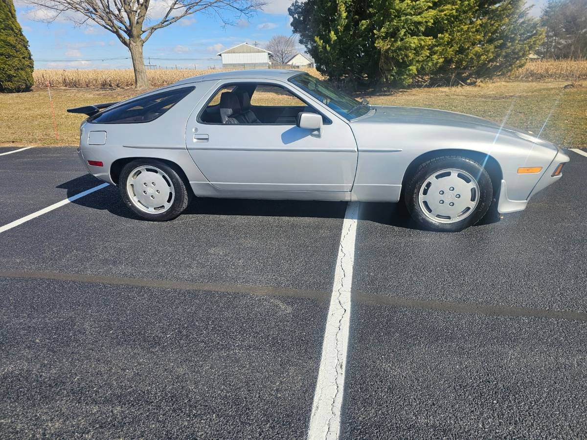 Porsche-928-1980-silver-135185-4