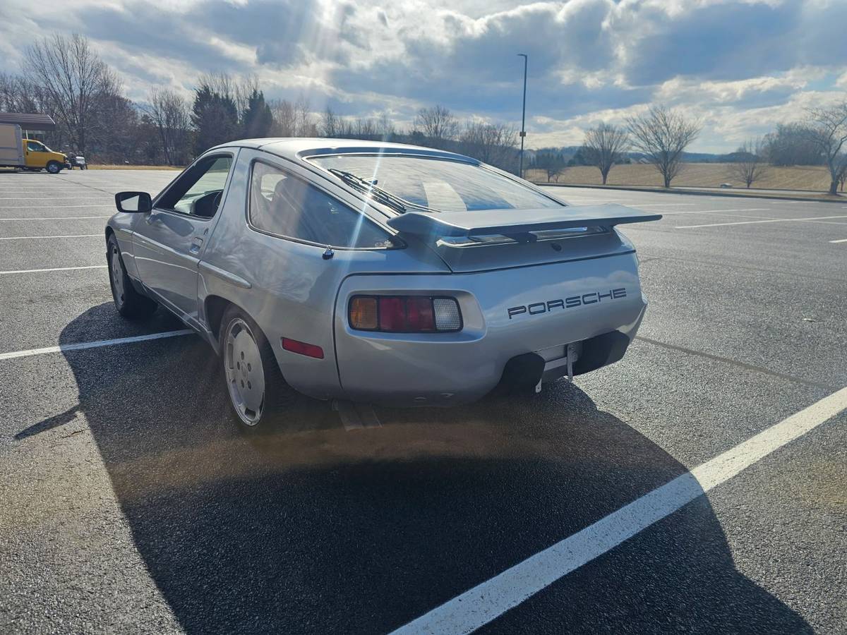 Porsche-928-1980-silver-135185-6