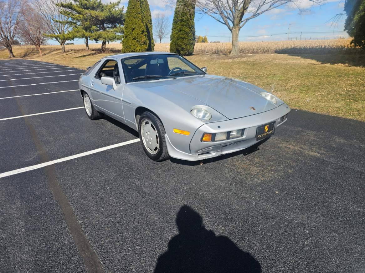 Porsche-928-1980-silver-135185