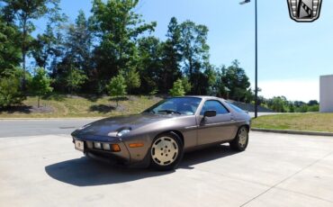 Porsche-928-Coupe-1984-Gray-Maroon-8779-2