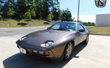 Porsche-928-Coupe-1984-Gray-Maroon-8779-4