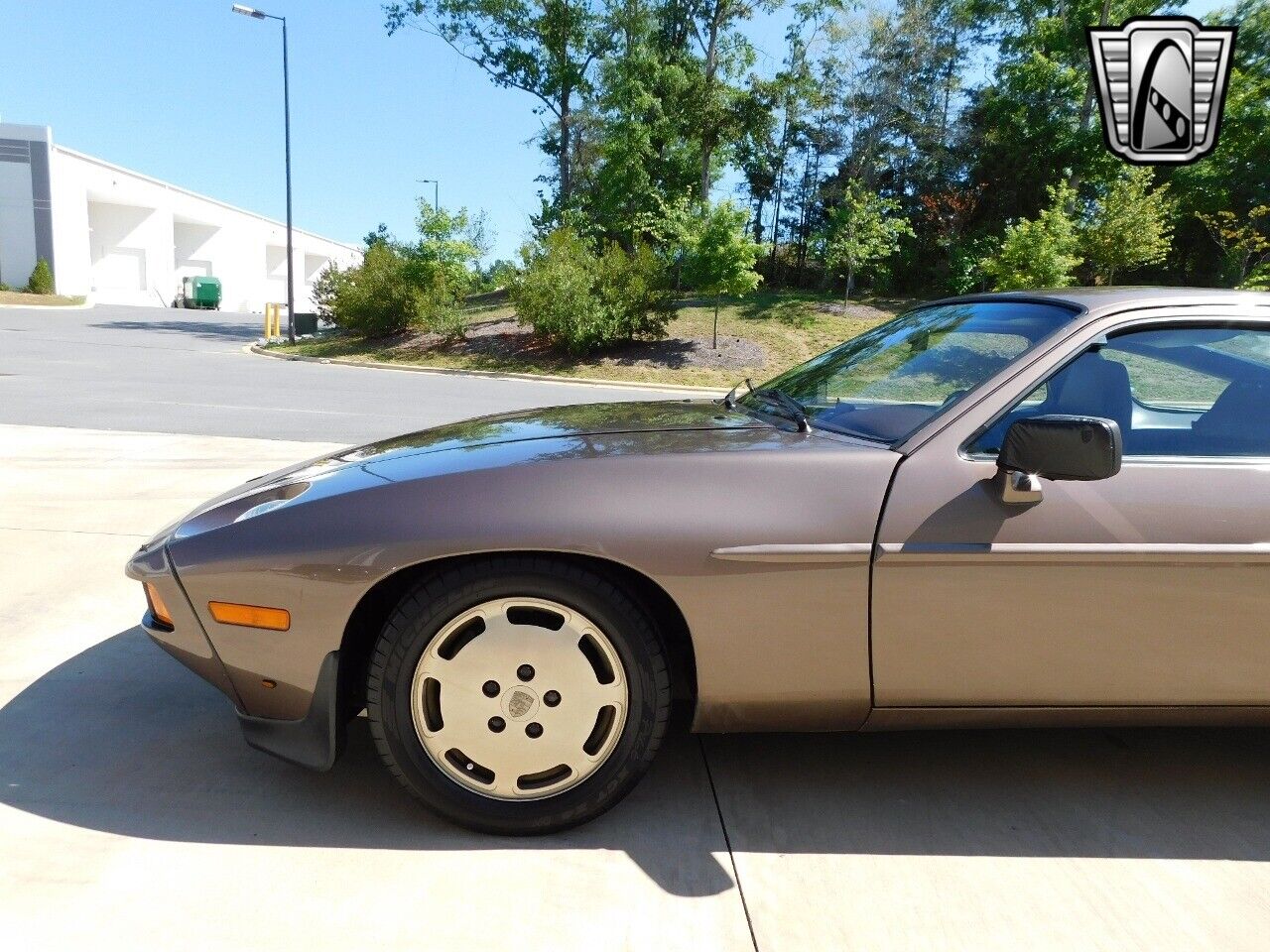 Porsche-928-Coupe-1984-Gray-Maroon-8779-5